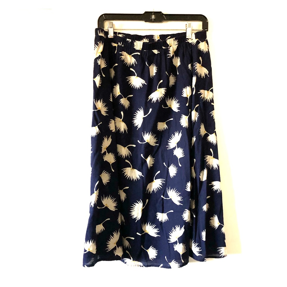 Mid length skirt